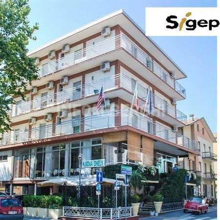 Hotel Nova Dhely Rimini Bagian luar foto