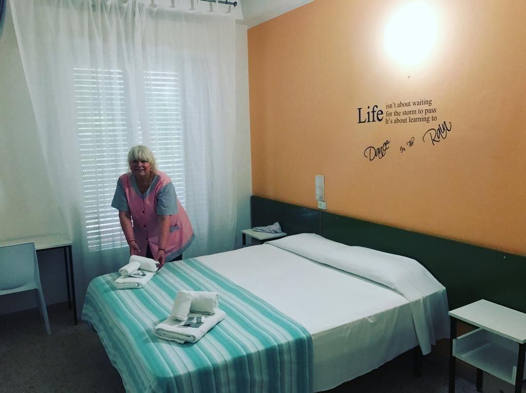 Hotel Nova Dhely Rimini Bagian luar foto