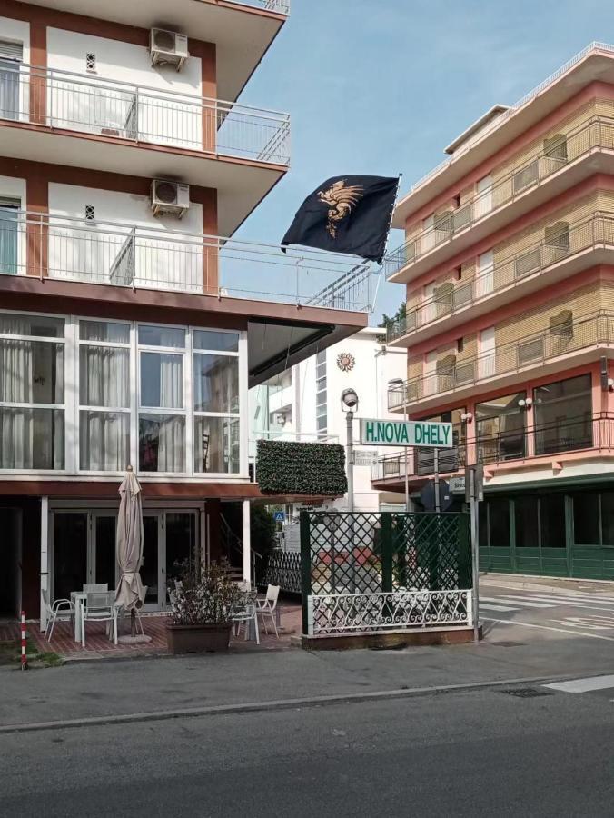 Hotel Nova Dhely Rimini Bagian luar foto