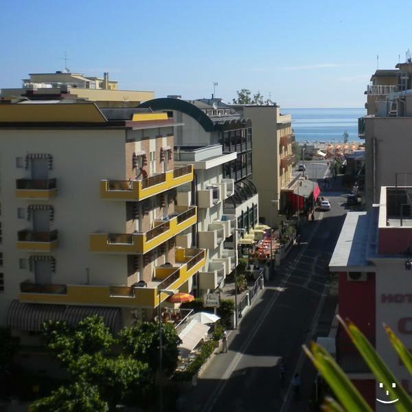 Hotel Nova Dhely Rimini Bagian luar foto