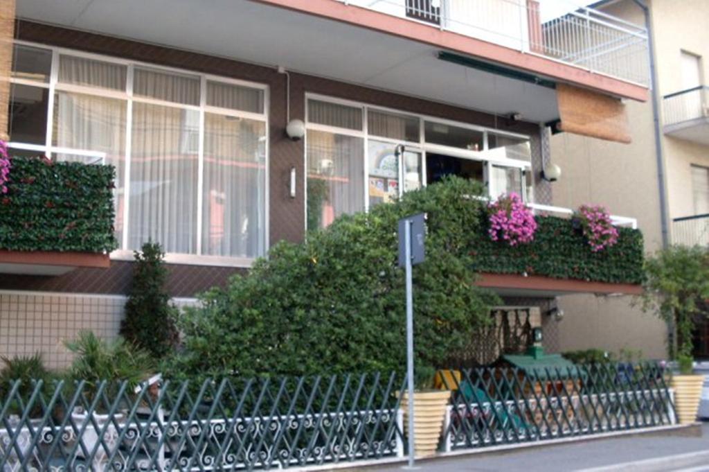 Hotel Nova Dhely Rimini Bagian luar foto
